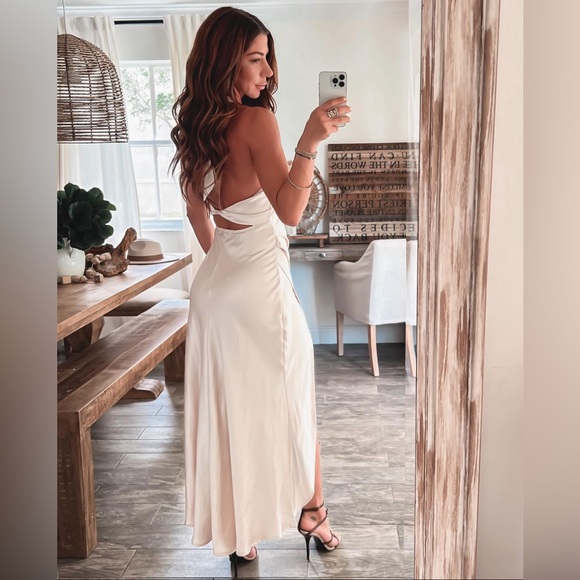 Champagne / nude formal gown - Picture 2 of 5